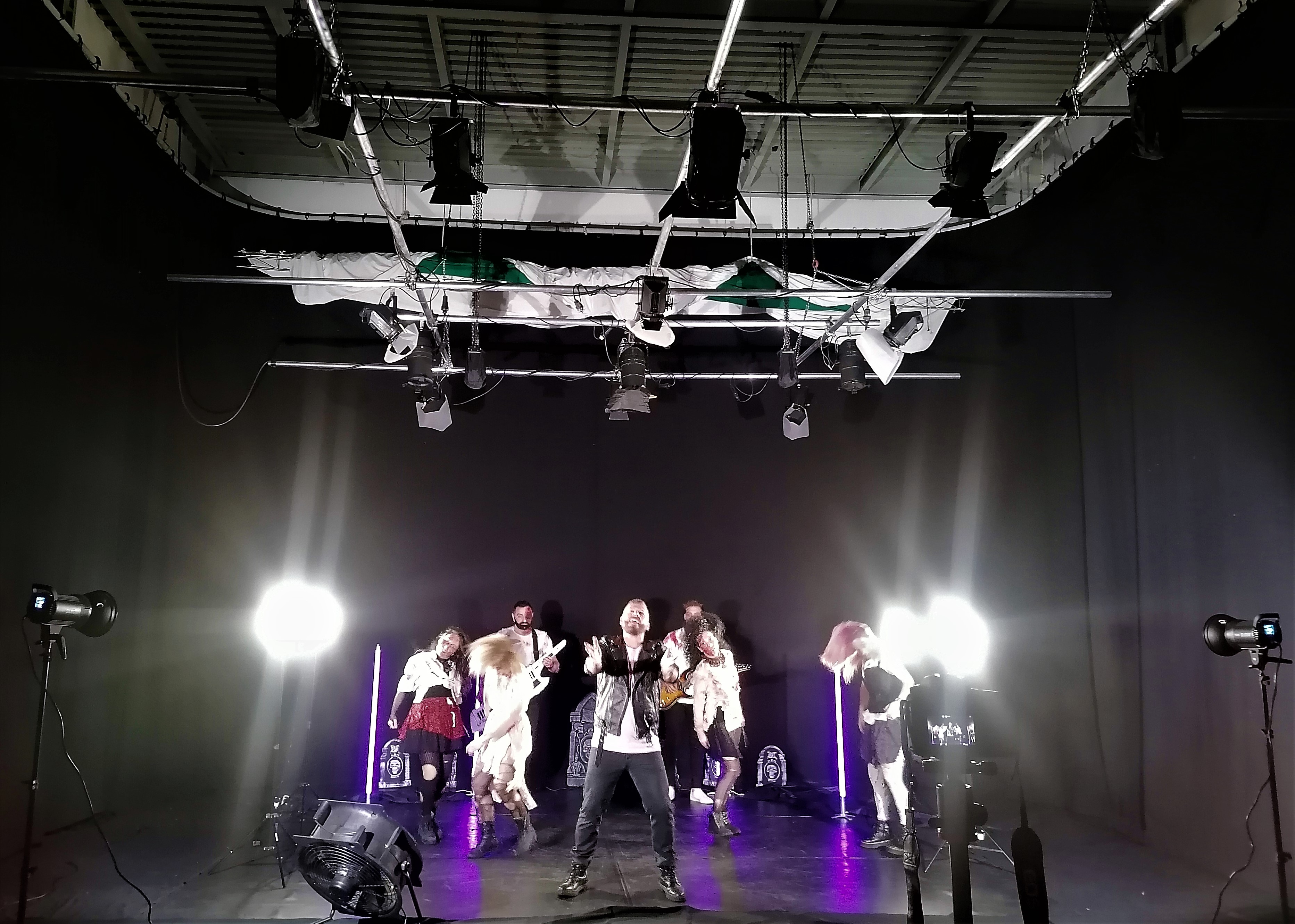 video-clip leblond la barba perfecta